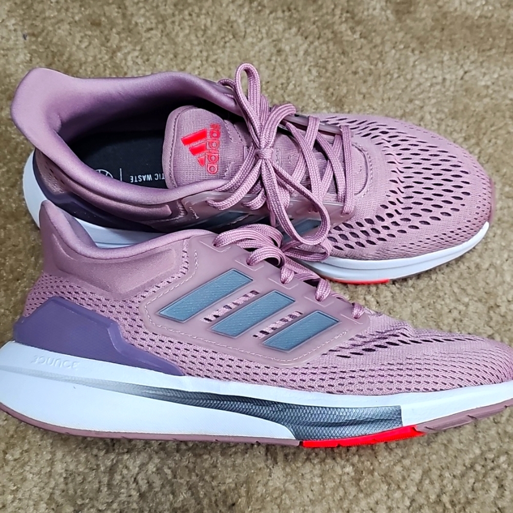 adidas EQ21 Running Shoe in Mauve Size 7.5
